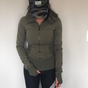 Lululemon In Flux Jacket Olive - Size 2 - Worn